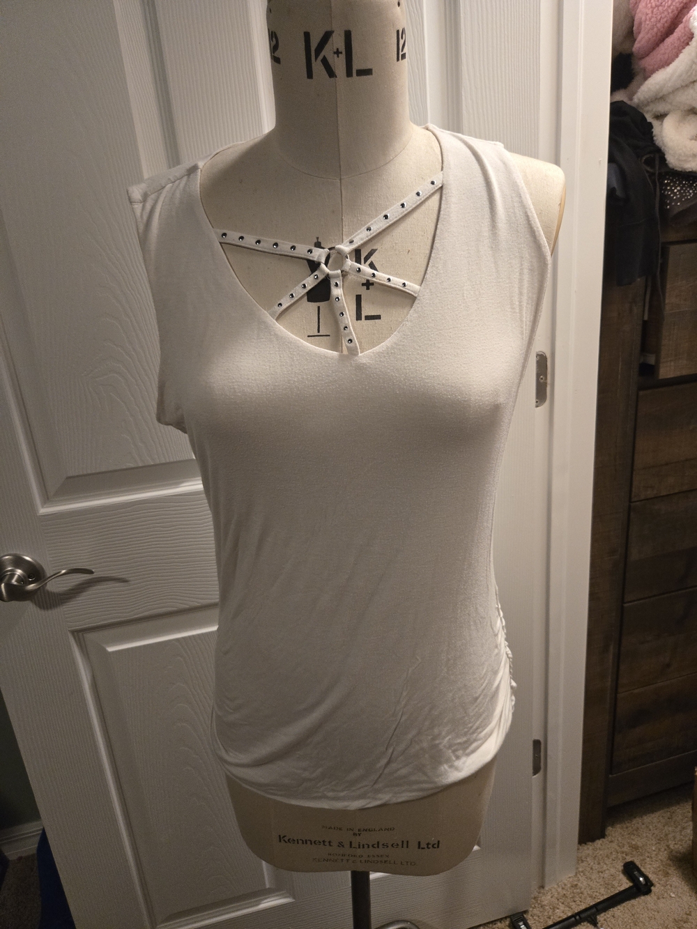 Rock & Republic Cream V-Neck Tank with Studded Straps